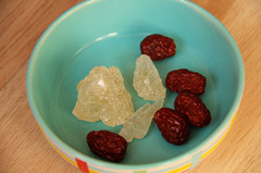 冰糖炖雪蛤的材料冰糖和红枣