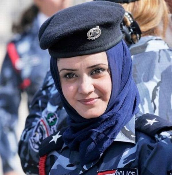 伊朗女警