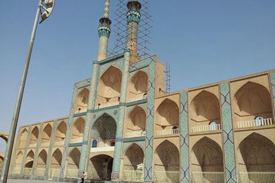 伊朗气势雄伟的亚兹德清真寺