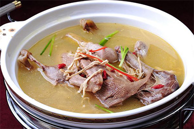 石斛竹荪老鸭汤的两种做法