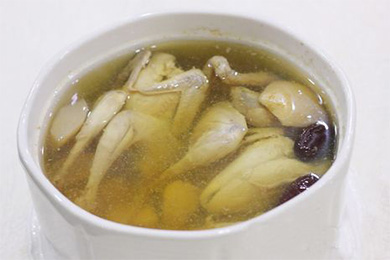 白菊花石斛鹧鸪汤的做法和功效